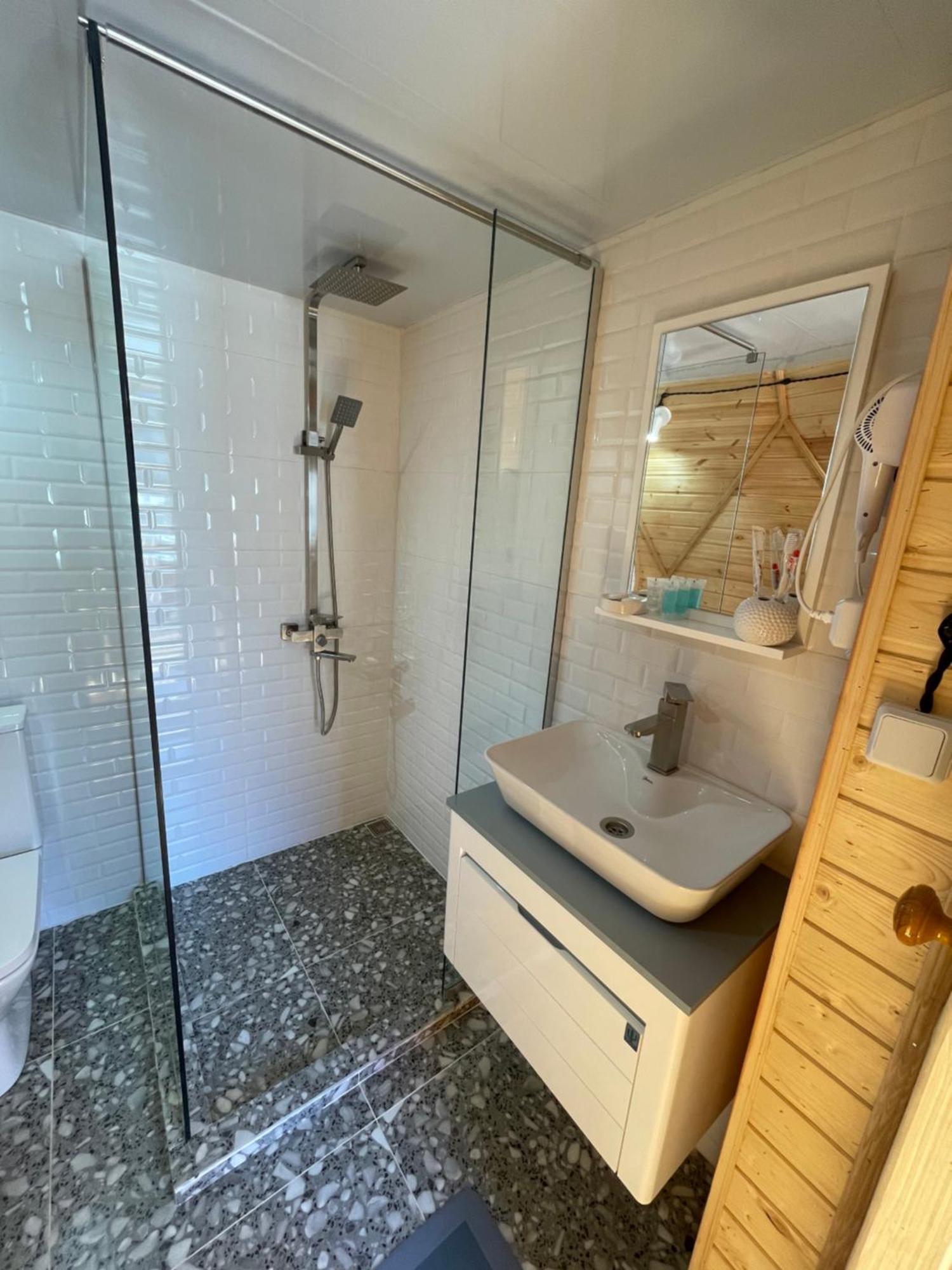 Gabua Glamping Villa คัซเบกี ภายนอก รูปภาพ