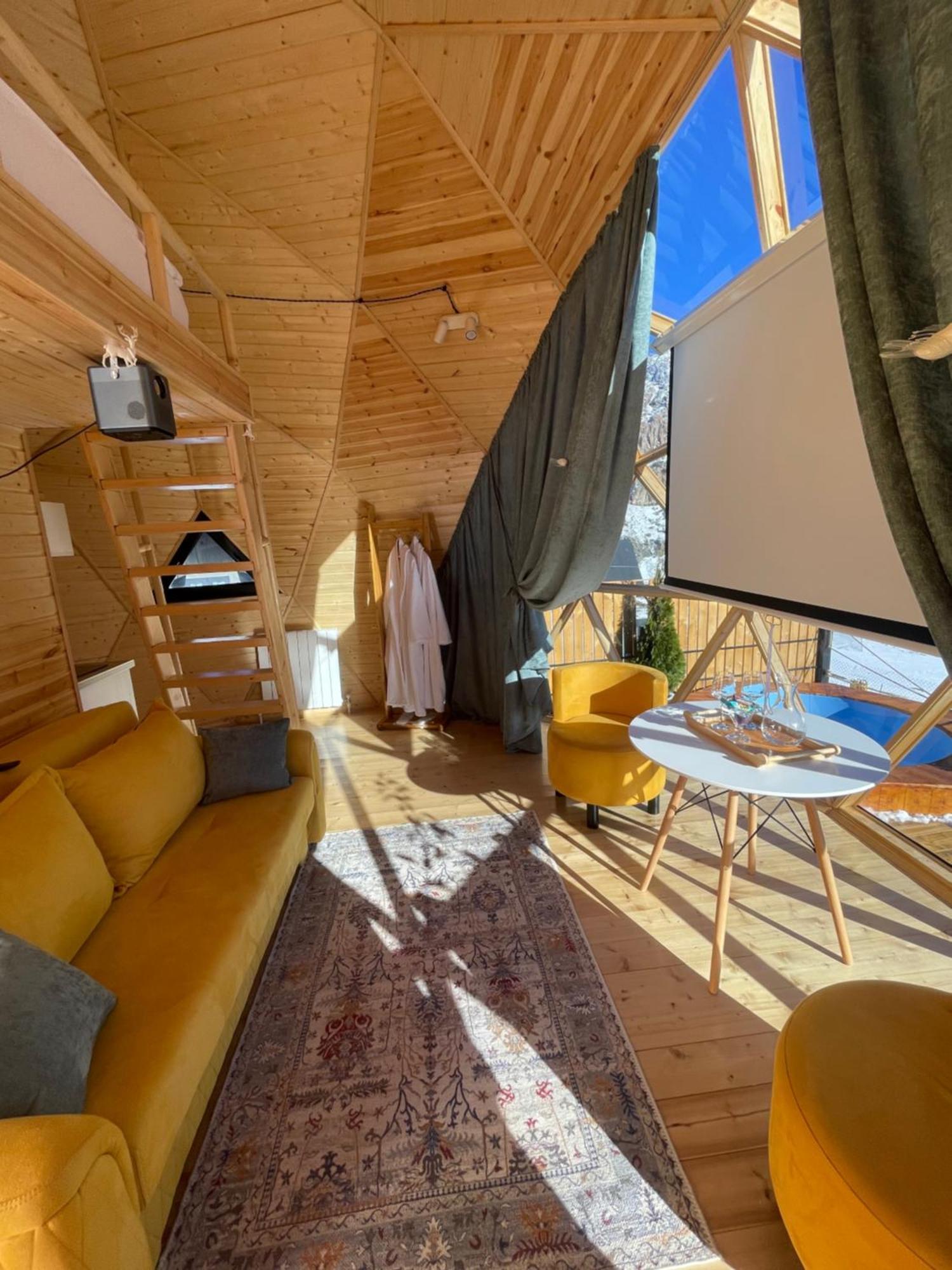 Gabua Glamping Villa คัซเบกี ภายนอก รูปภาพ