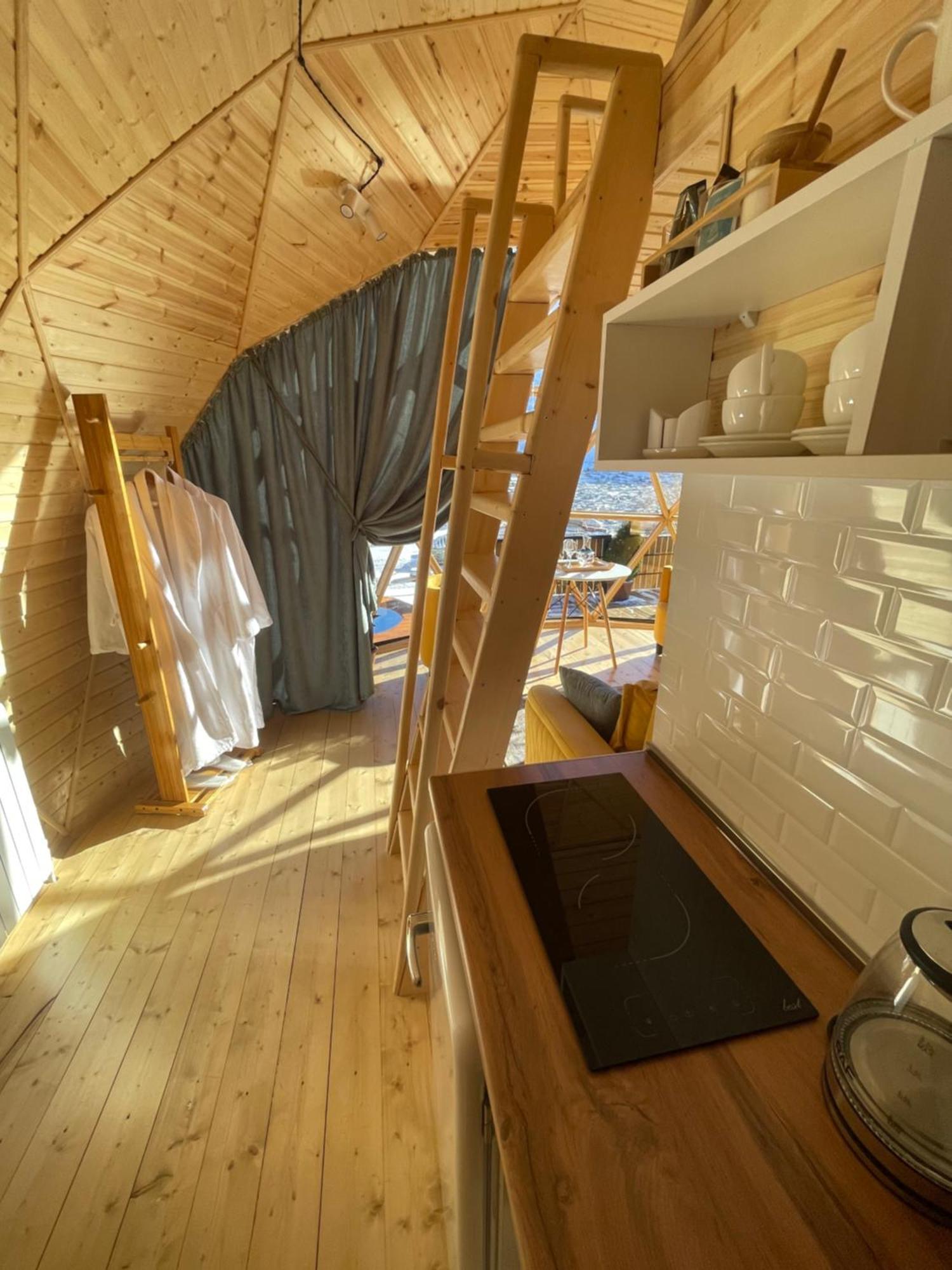 Gabua Glamping Villa คัซเบกี ภายนอก รูปภาพ