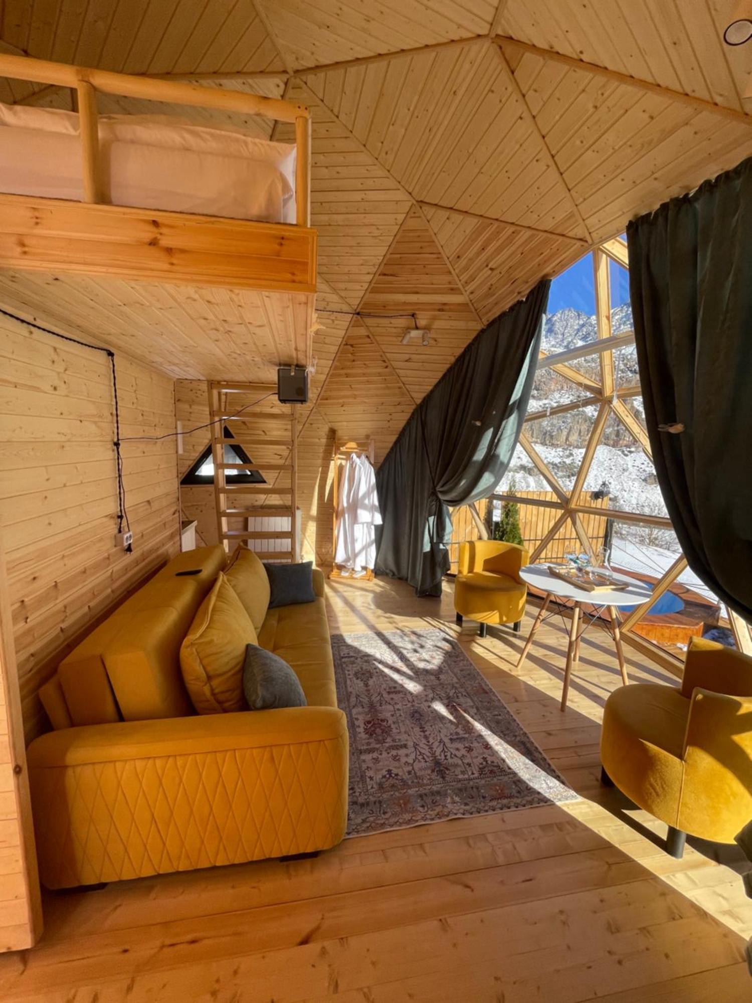 Gabua Glamping Villa คัซเบกี ภายนอก รูปภาพ