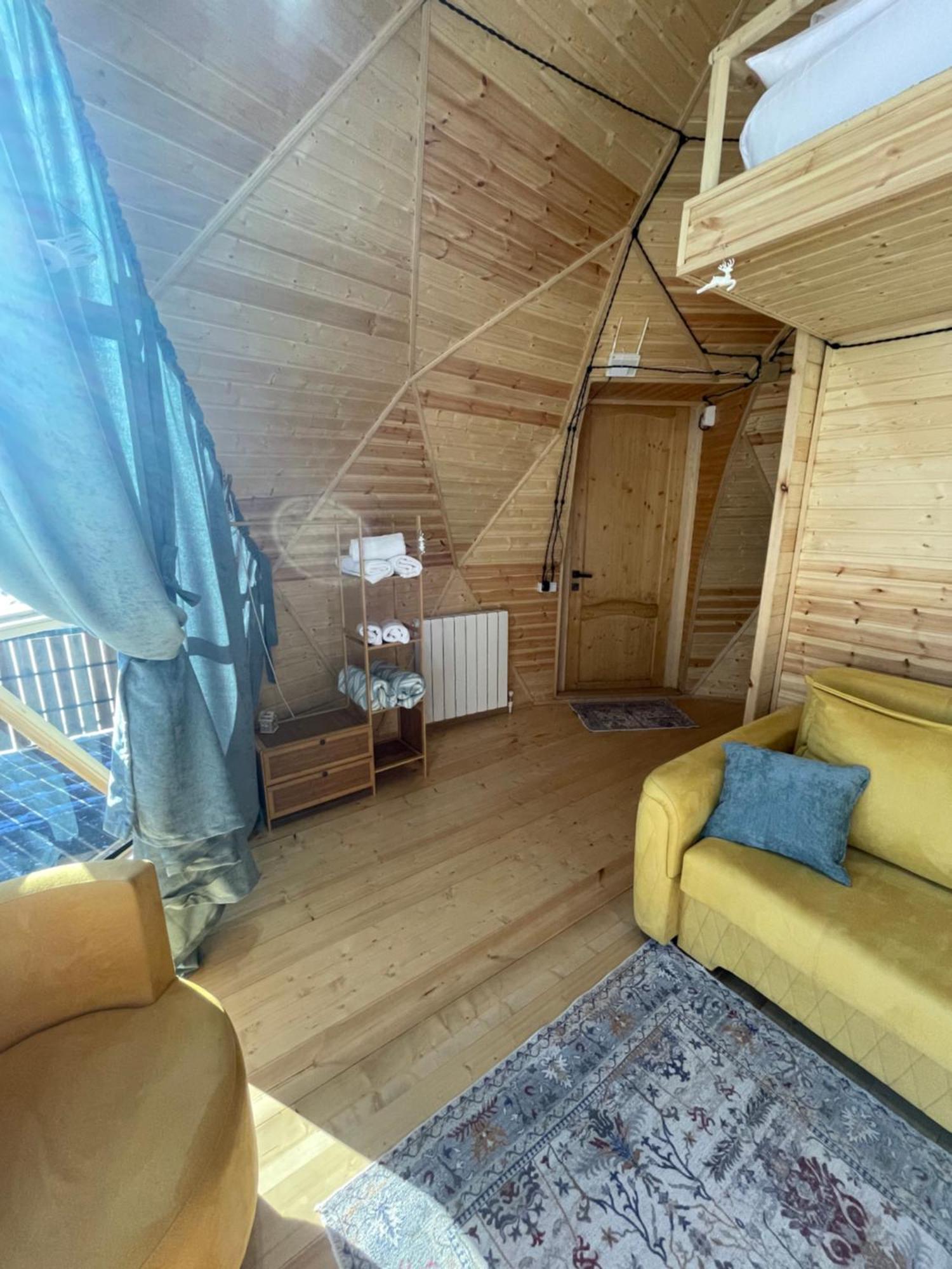 Gabua Glamping Villa คัซเบกี ภายนอก รูปภาพ